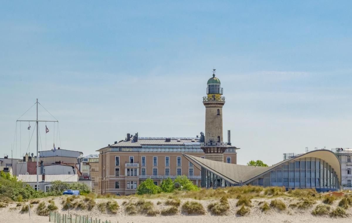 Mond, Am Warnemuender Kirchenplatz Appartement Rostock Buitenkant foto